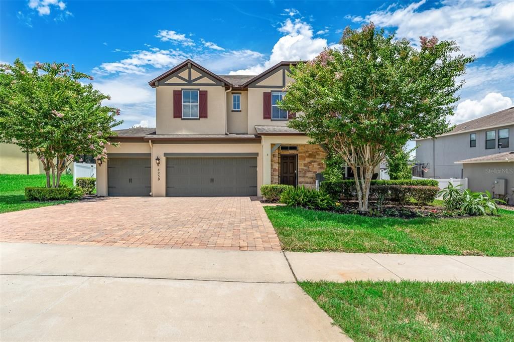 For Sale: $849,900 (6 beds, 4 baths, 3920 Square Feet)
