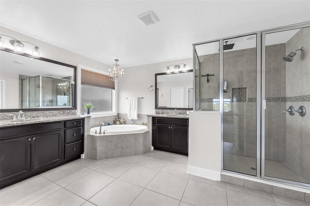 For Sale: $849,900 (6 beds, 4 baths, 3920 Square Feet)