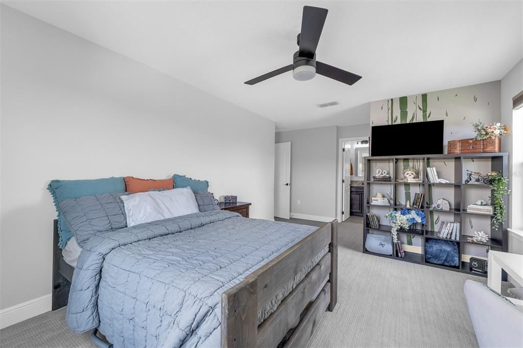 For Sale: $849,900 (6 beds, 4 baths, 3920 Square Feet)