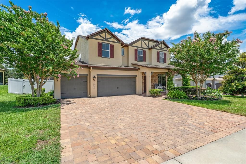 For Sale: $849,900 (6 beds, 4 baths, 3920 Square Feet)