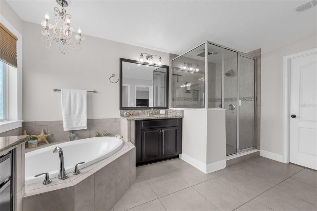 For Sale: $849,900 (6 beds, 4 baths, 3920 Square Feet)