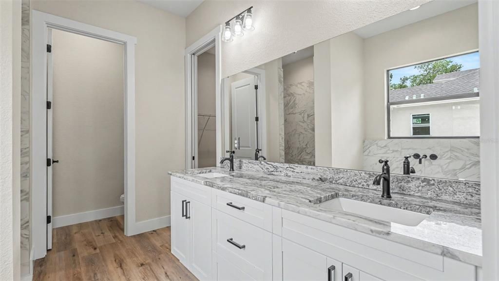 For Sale: $429,900 (4 beds, 2 baths, 2004 Square Feet)