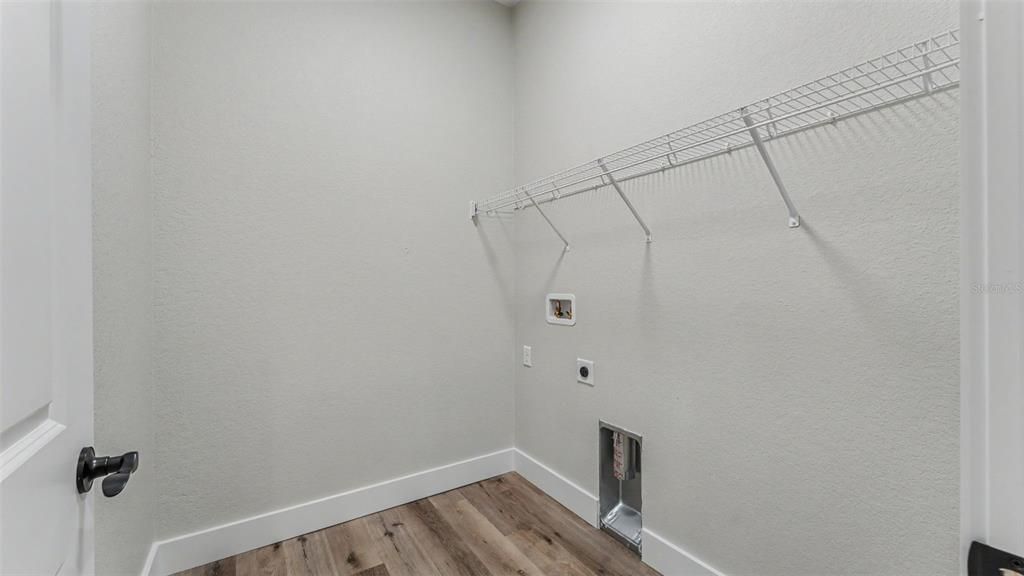 For Sale: $429,900 (4 beds, 2 baths, 2004 Square Feet)