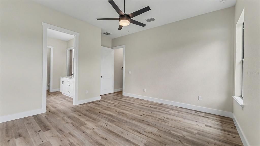 For Sale: $429,900 (4 beds, 2 baths, 2004 Square Feet)