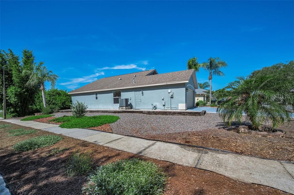 For Sale: $490,000 (4 beds, 2 baths, 1685 Square Feet)