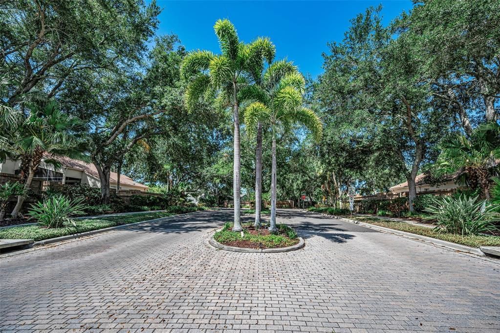 For Sale: $490,000 (4 beds, 2 baths, 1685 Square Feet)