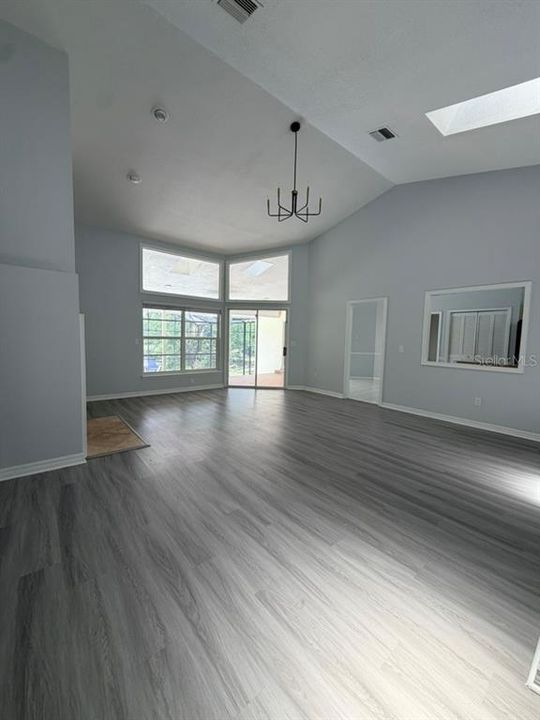 For Rent: $3,500 (4 beds, 2 baths, 2492 Square Feet)