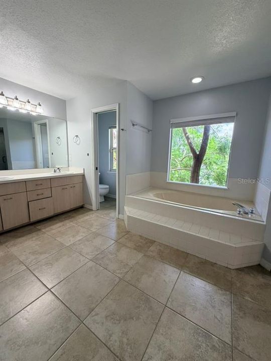 For Rent: $3,500 (4 beds, 2 baths, 2492 Square Feet)