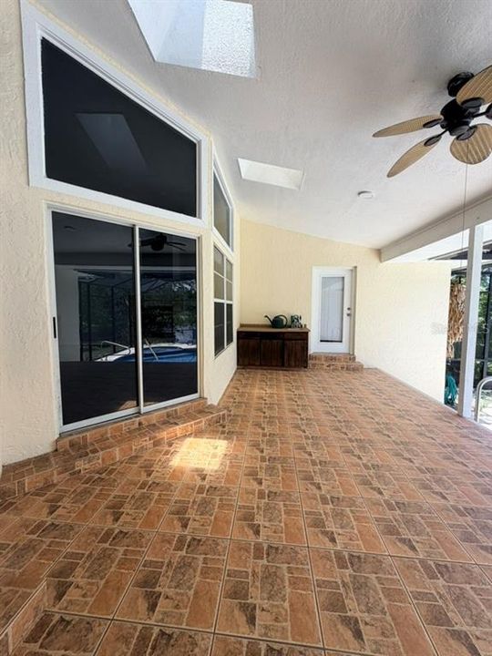 For Rent: $3,500 (4 beds, 2 baths, 2492 Square Feet)