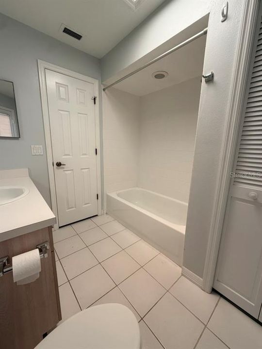 For Rent: $3,500 (4 beds, 2 baths, 2492 Square Feet)