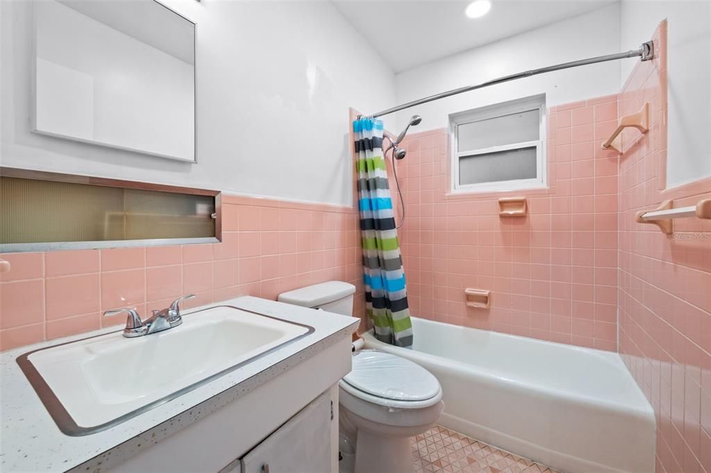 На продажу: $375,000 (5 спален, 3 ванн, 2199 Квадратных фут)