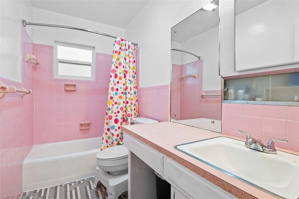 На продажу: $375,000 (5 спален, 3 ванн, 2199 Квадратных фут)