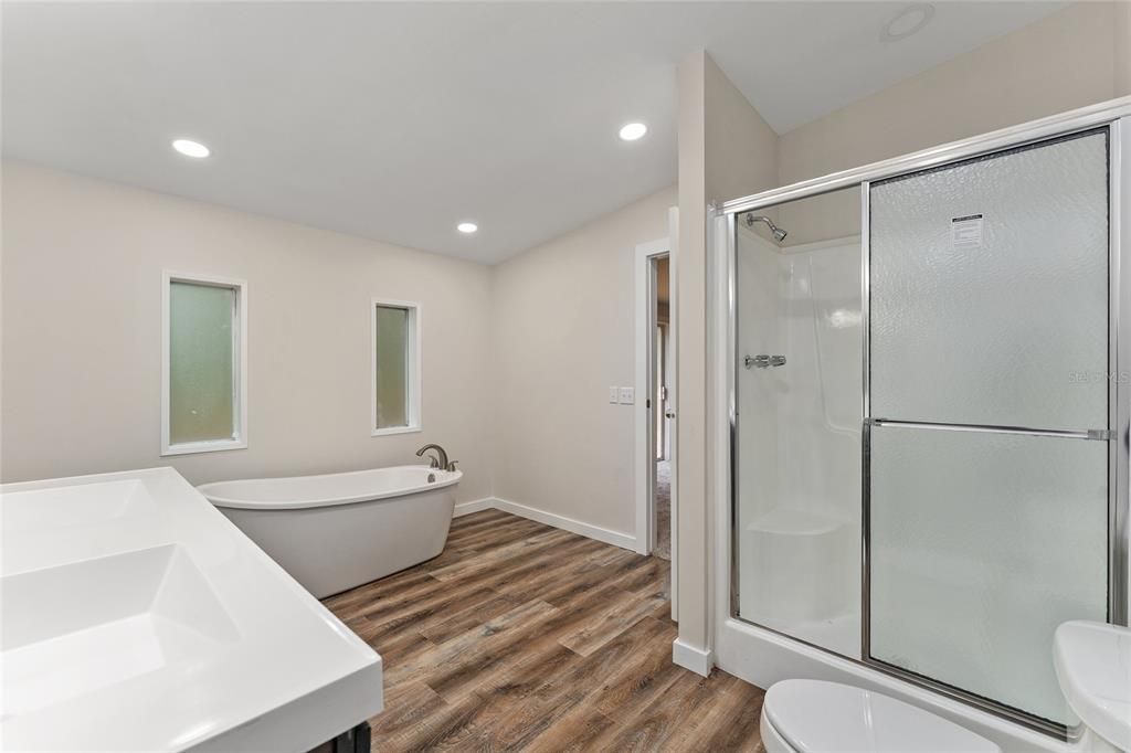 For Sale: $295,000 (4 beds, 2 baths, 1961 Square Feet)