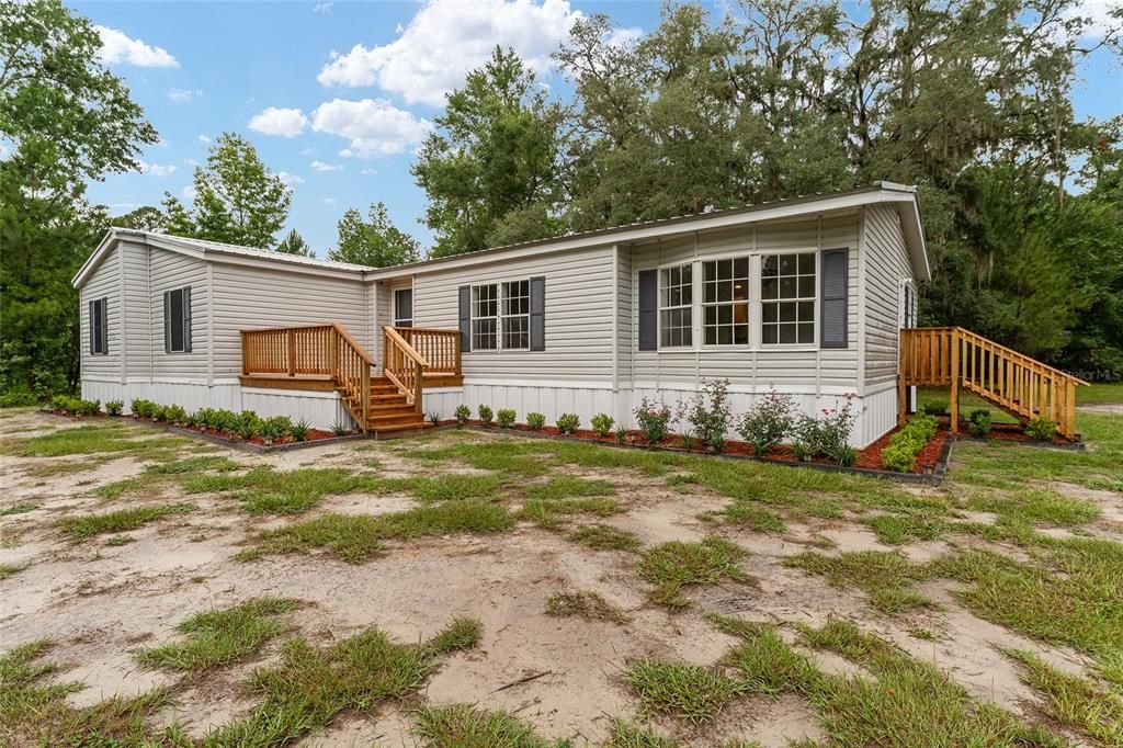 For Sale: $295,000 (4 beds, 2 baths, 1961 Square Feet)