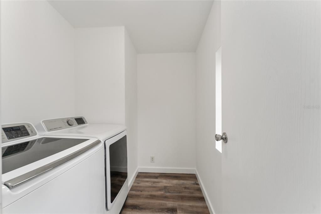 For Sale: $295,000 (4 beds, 2 baths, 1961 Square Feet)