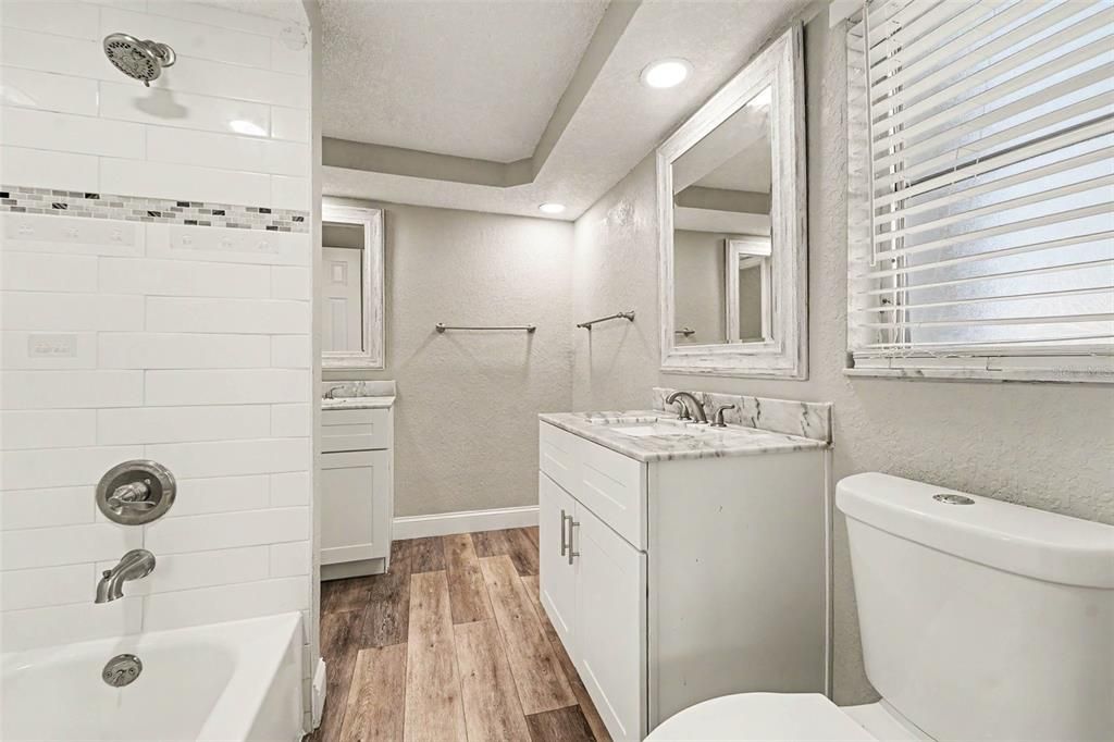 На продажу: $269,900 (3 спален, 2 ванн, 1573 Квадратных фут)