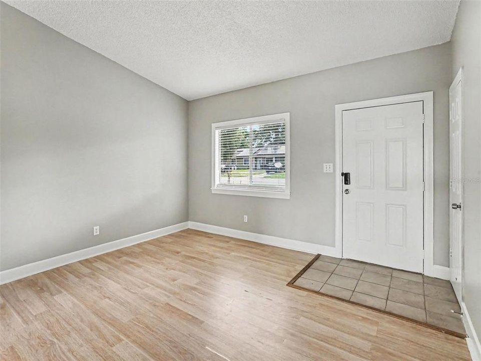 For Sale: $294,900 (3 beds, 2 baths, 1152 Square Feet)