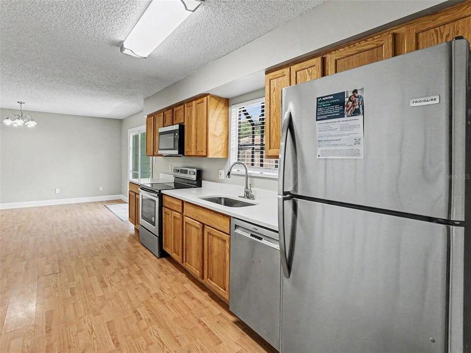 For Sale: $294,900 (3 beds, 2 baths, 1152 Square Feet)