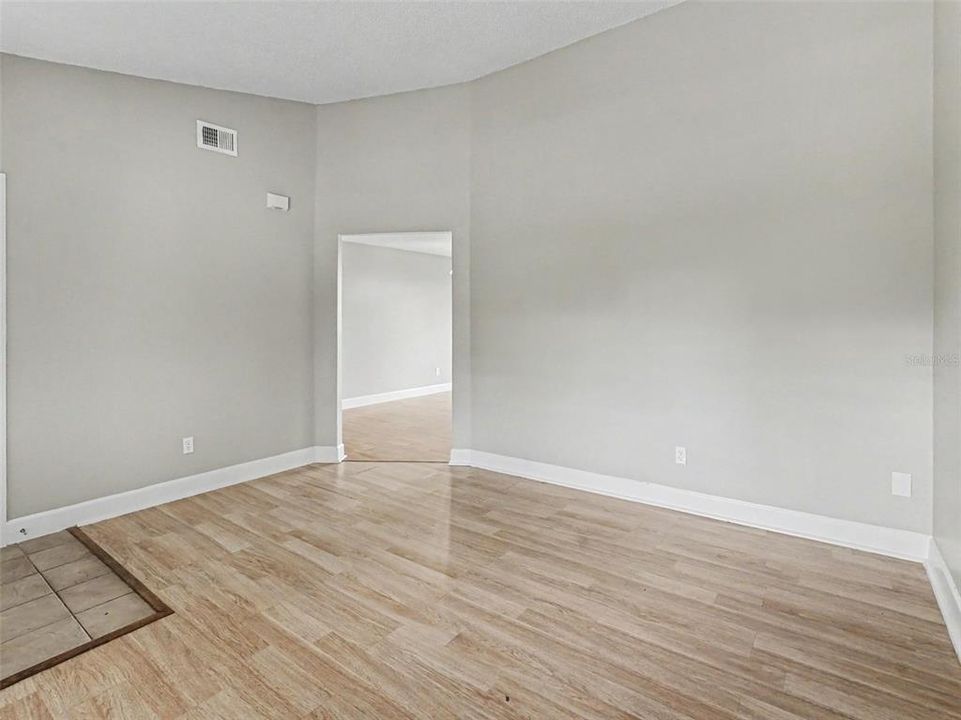For Sale: $294,900 (3 beds, 2 baths, 1152 Square Feet)