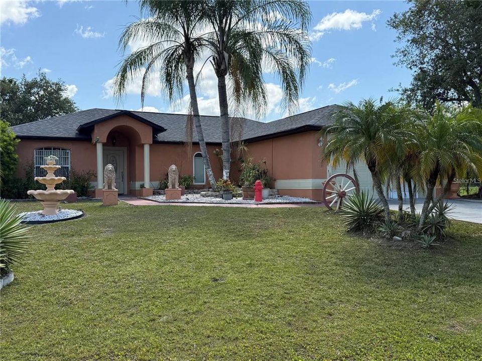For Rent: $2,000 (3 beds, 2 baths, 1300 Square Feet)