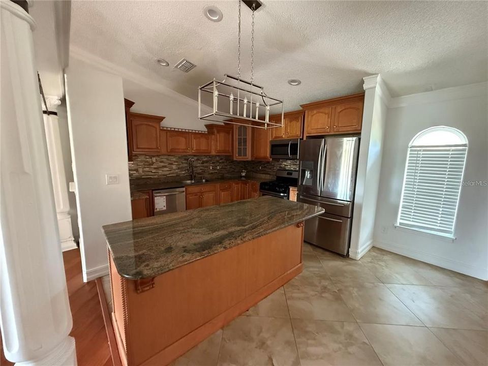 For Rent: $2,000 (3 beds, 2 baths, 1300 Square Feet)