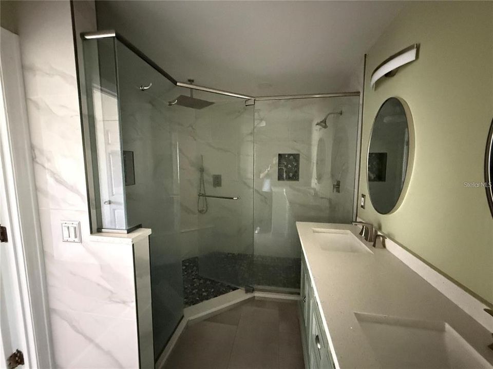 For Rent: $2,000 (3 beds, 2 baths, 1300 Square Feet)