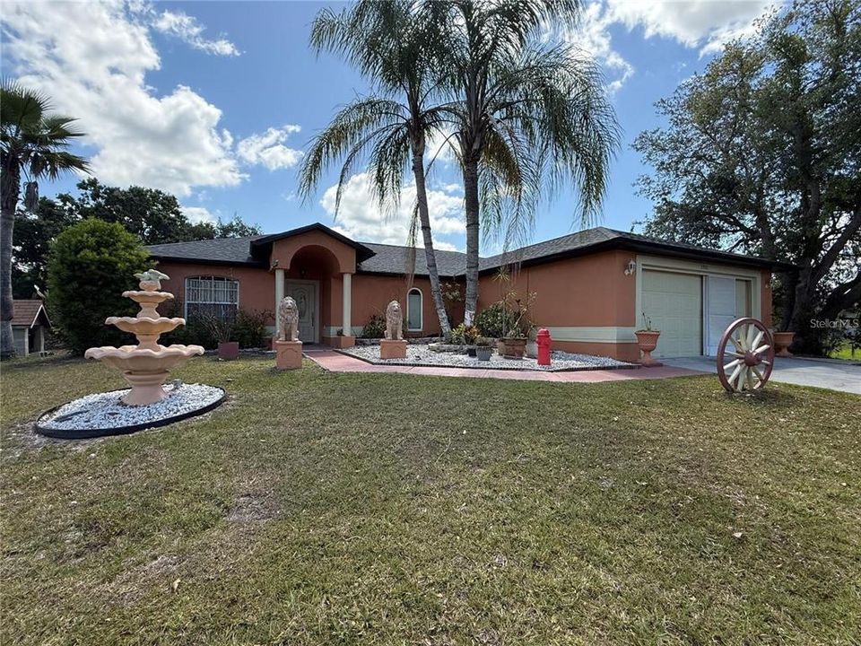For Rent: $2,000 (3 beds, 2 baths, 1300 Square Feet)
