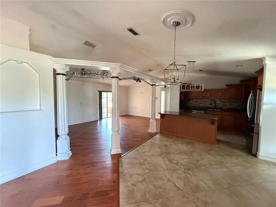 For Rent: $2,000 (3 beds, 2 baths, 1300 Square Feet)