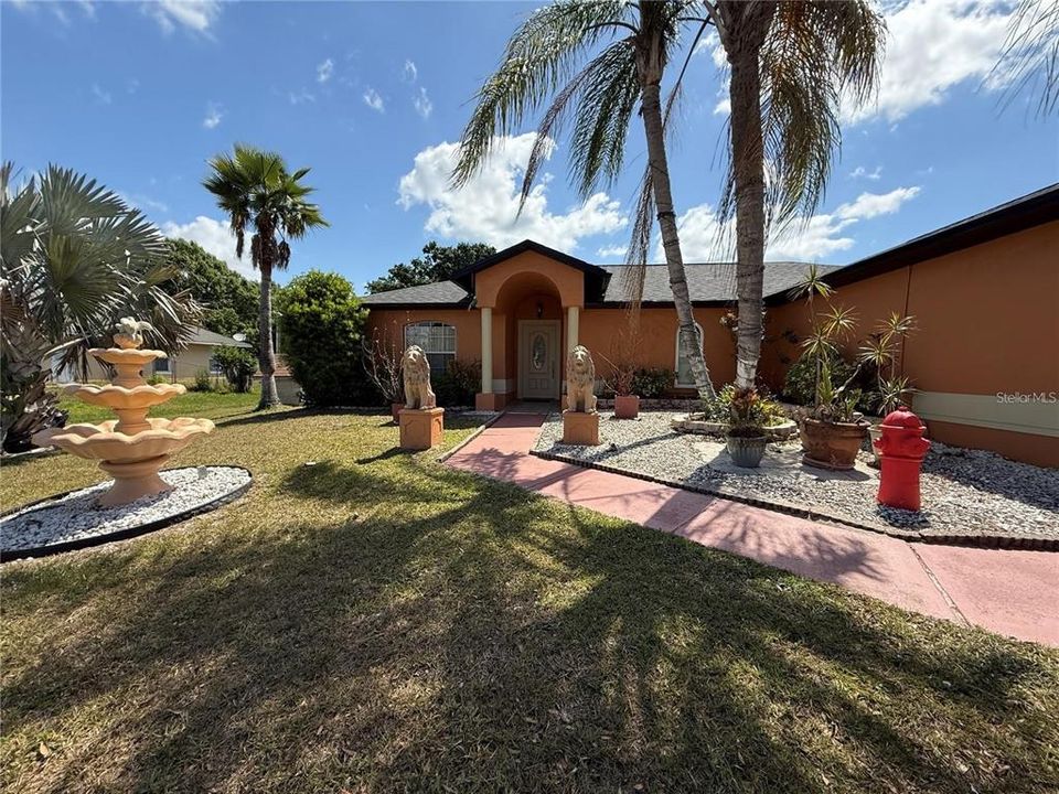 For Rent: $2,000 (3 beds, 2 baths, 1300 Square Feet)