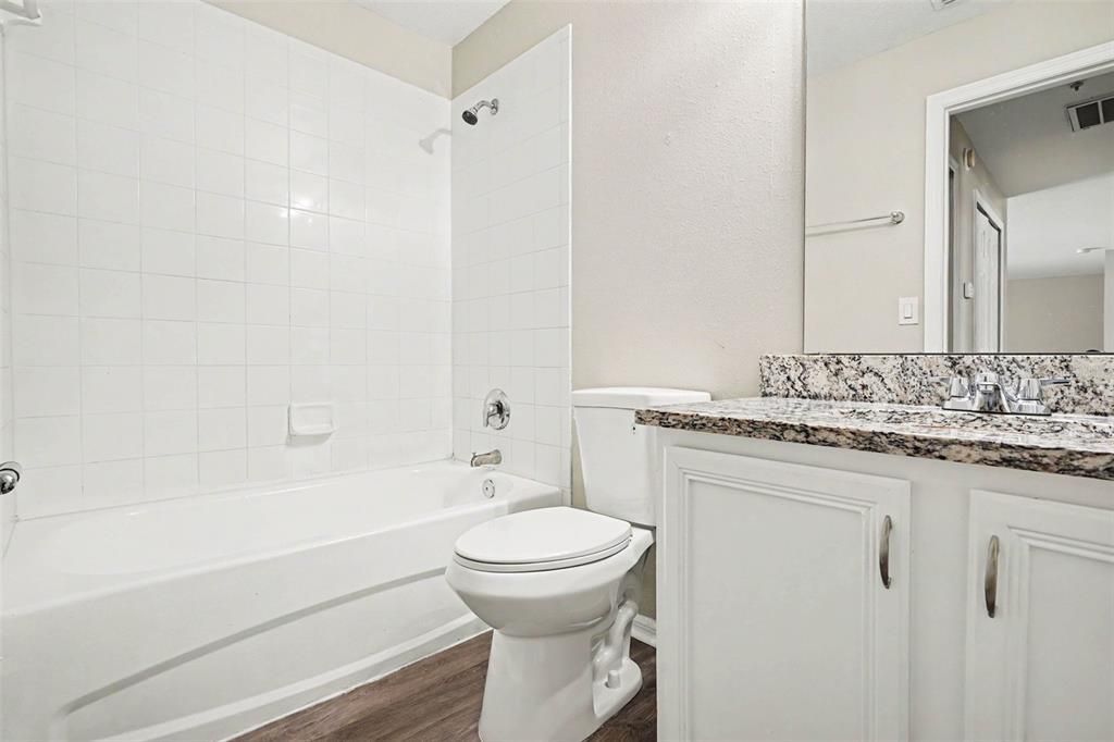 На продажу: $259,900 (4 спален, 2 ванн, 1583 Квадратных фут)