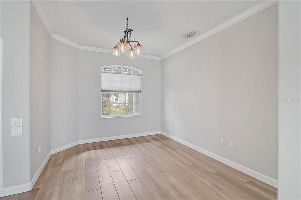 For Sale: $490,000 (3 beds, 2 baths, 1676 Square Feet)