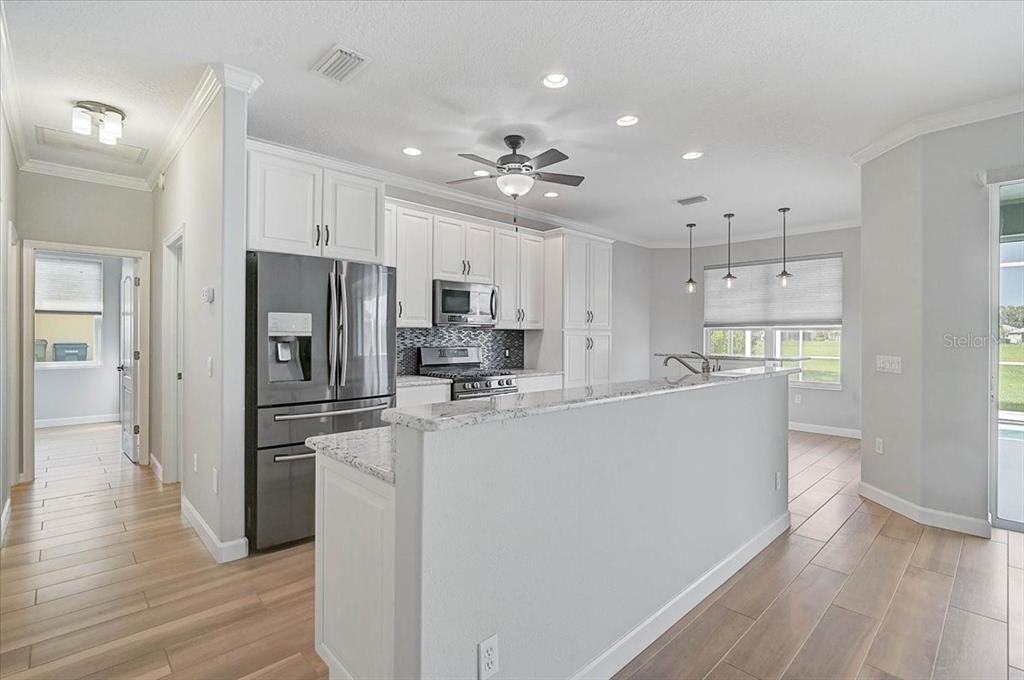 For Sale: $490,000 (3 beds, 2 baths, 1676 Square Feet)