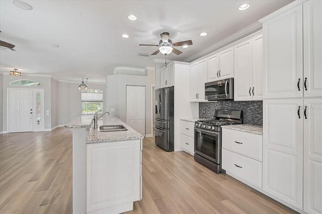 For Sale: $490,000 (3 beds, 2 baths, 1676 Square Feet)