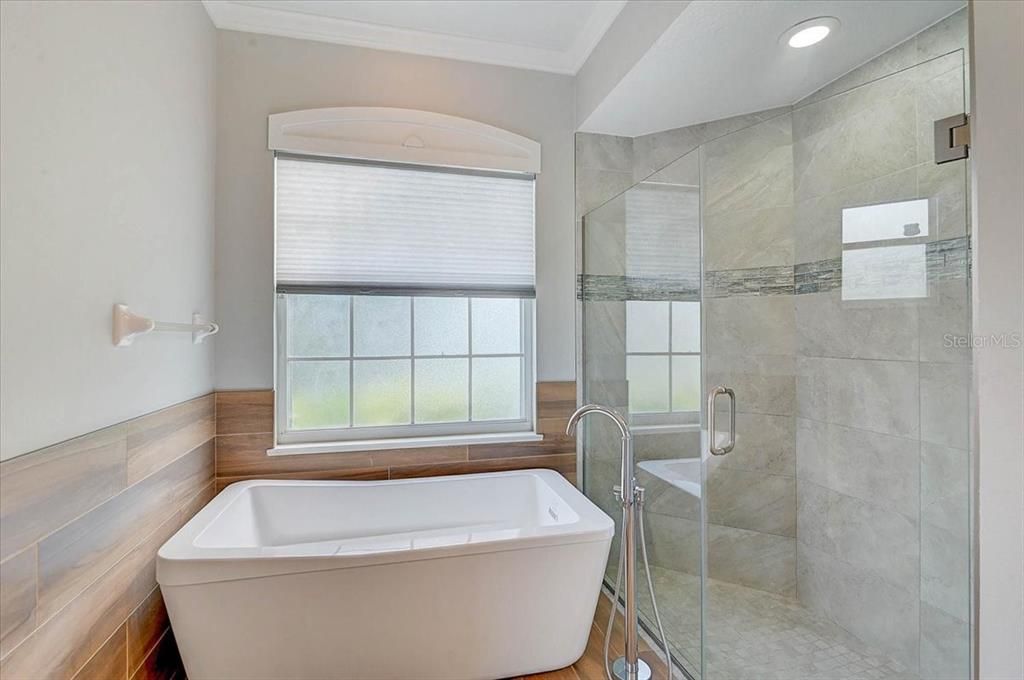 For Sale: $490,000 (3 beds, 2 baths, 1676 Square Feet)