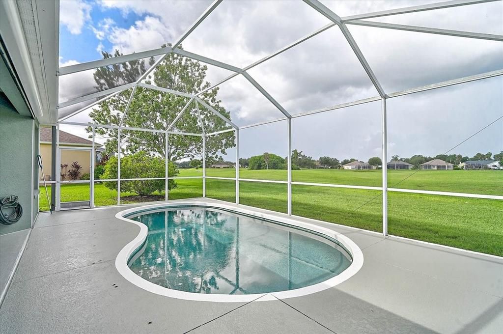 For Sale: $490,000 (3 beds, 2 baths, 1676 Square Feet)