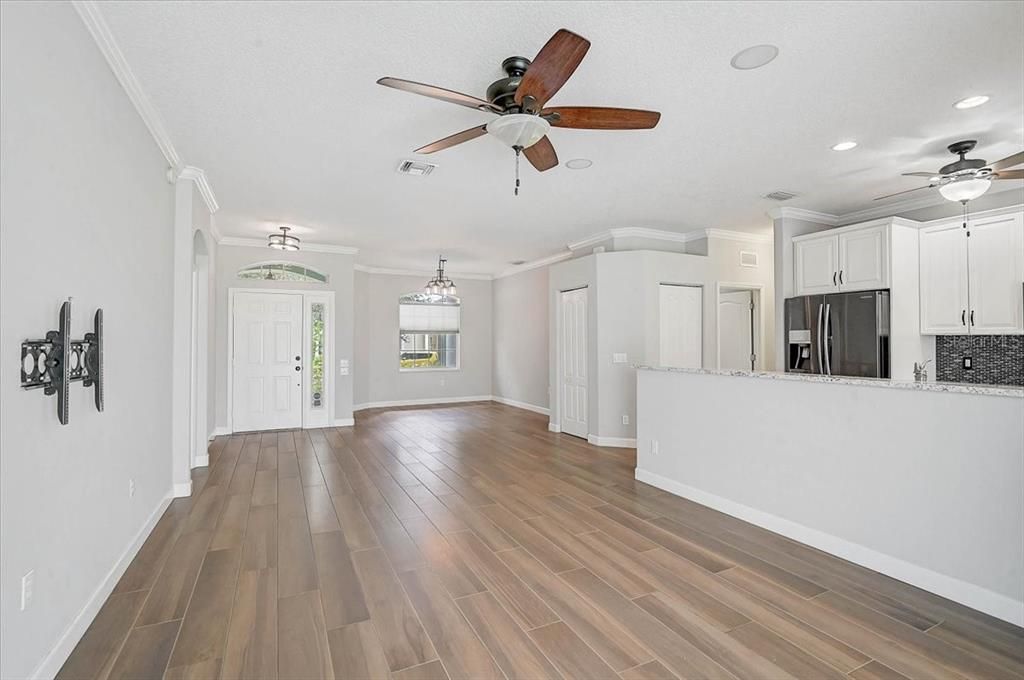 For Sale: $490,000 (3 beds, 2 baths, 1676 Square Feet)