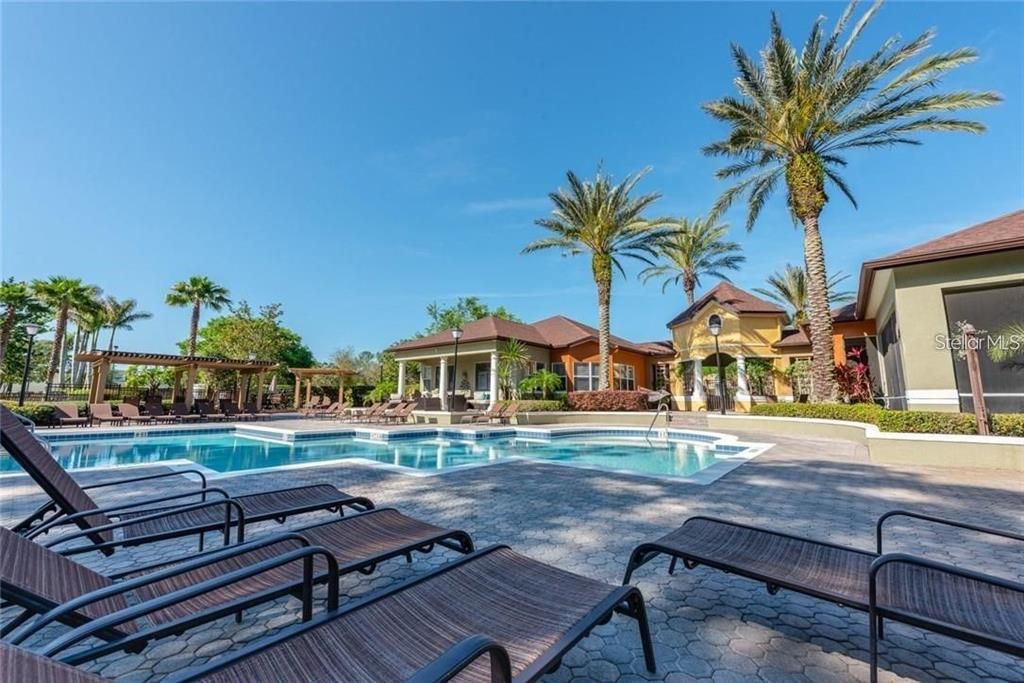 For Sale: $245,000 (2 beds, 2 baths, 1013 Square Feet)