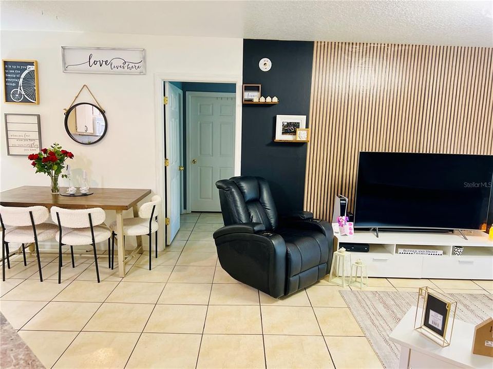 For Sale: $245,000 (2 beds, 2 baths, 1013 Square Feet)