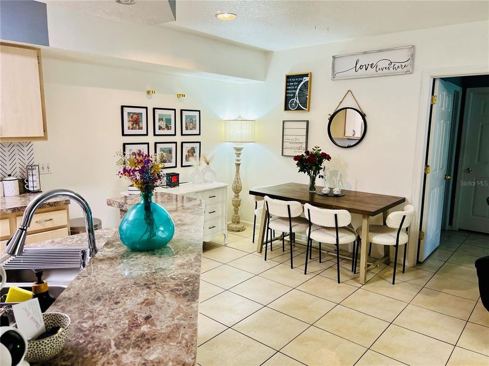 For Sale: $245,000 (2 beds, 2 baths, 1013 Square Feet)