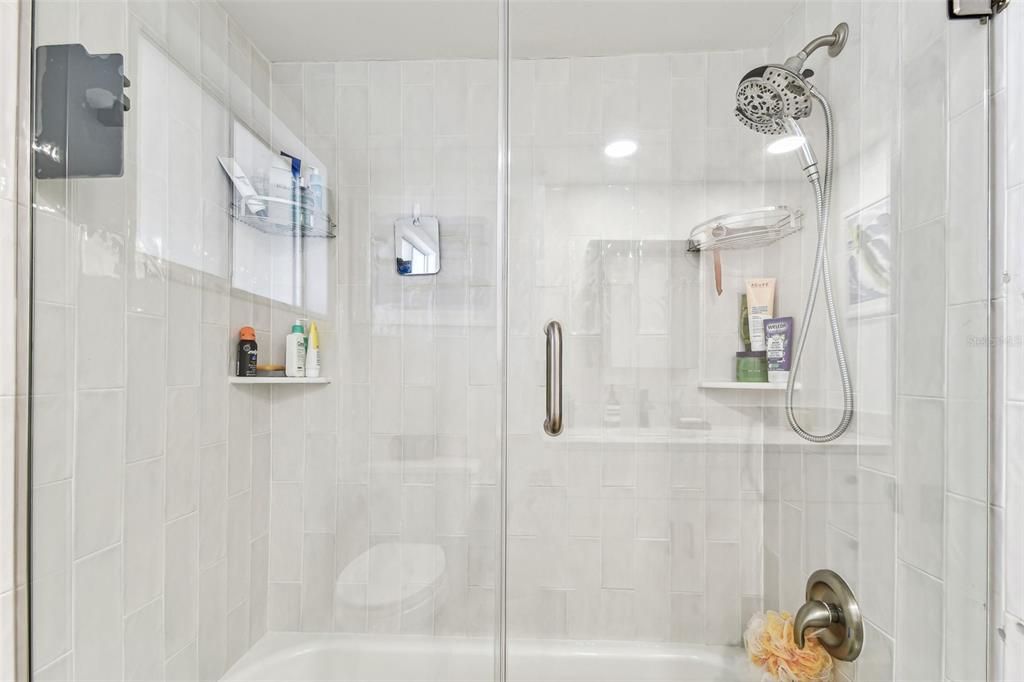 На продажу: $279,900 (1 спален, 1 ванн, 840 Квадратных фут)