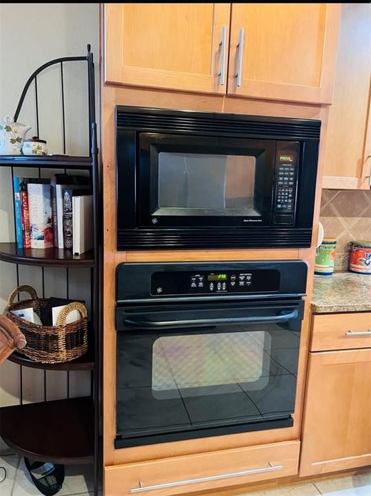 For Rent: $3,450 (3 beds, 2 baths, 2360 Square Feet)
