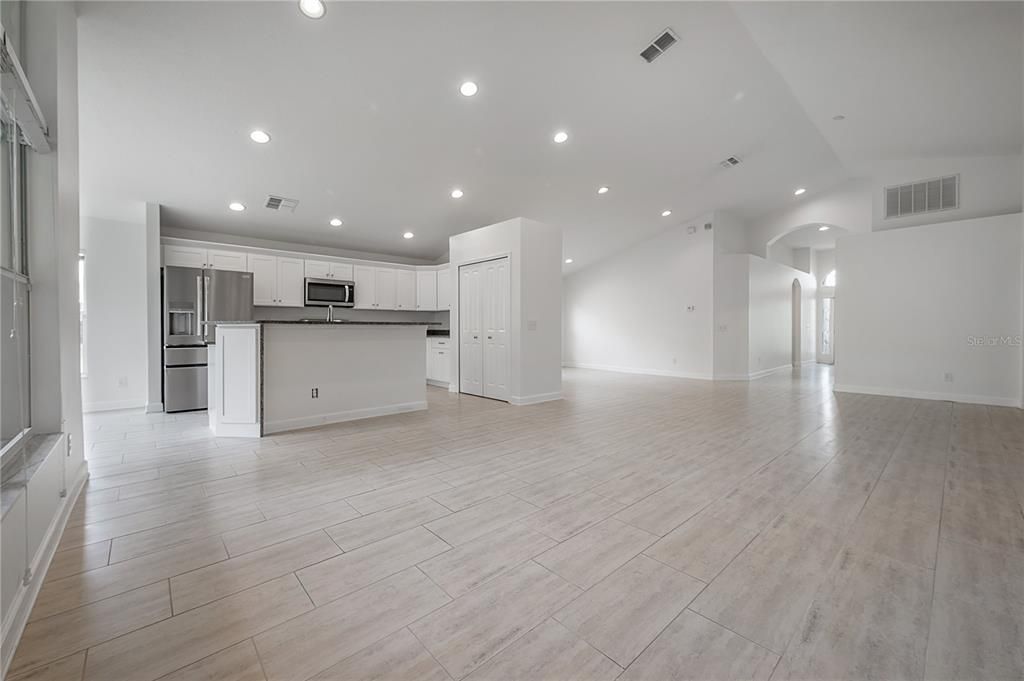 En Venta: $569,000 (3 camas, 2 baños, 2028 Pies cuadrados)