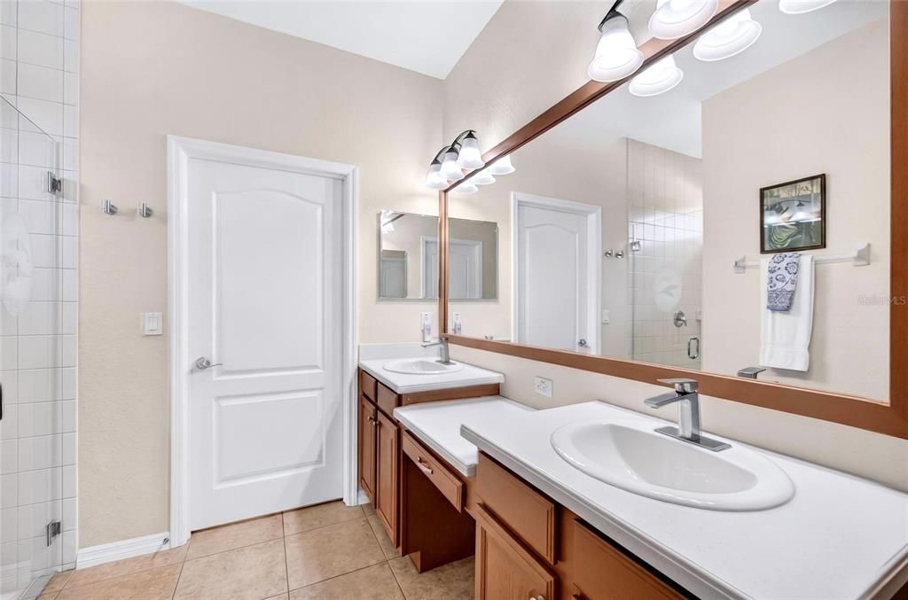 En Venta: $455,000 (3 camas, 2 baños, 2079 Pies cuadrados)
