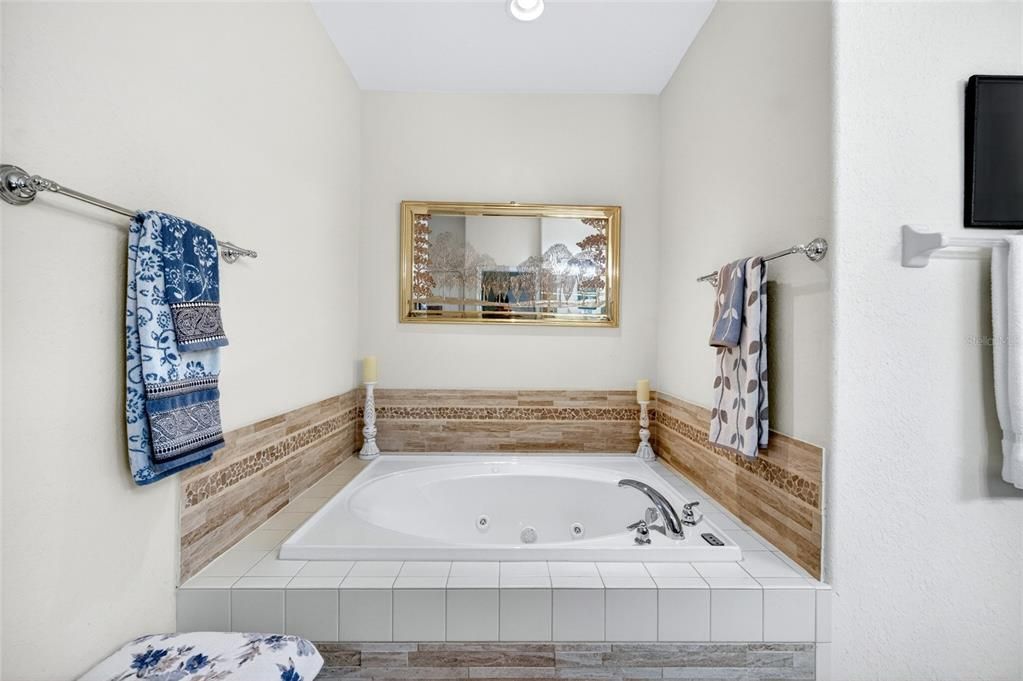 En Venta: $455,000 (3 camas, 2 baños, 2079 Pies cuadrados)