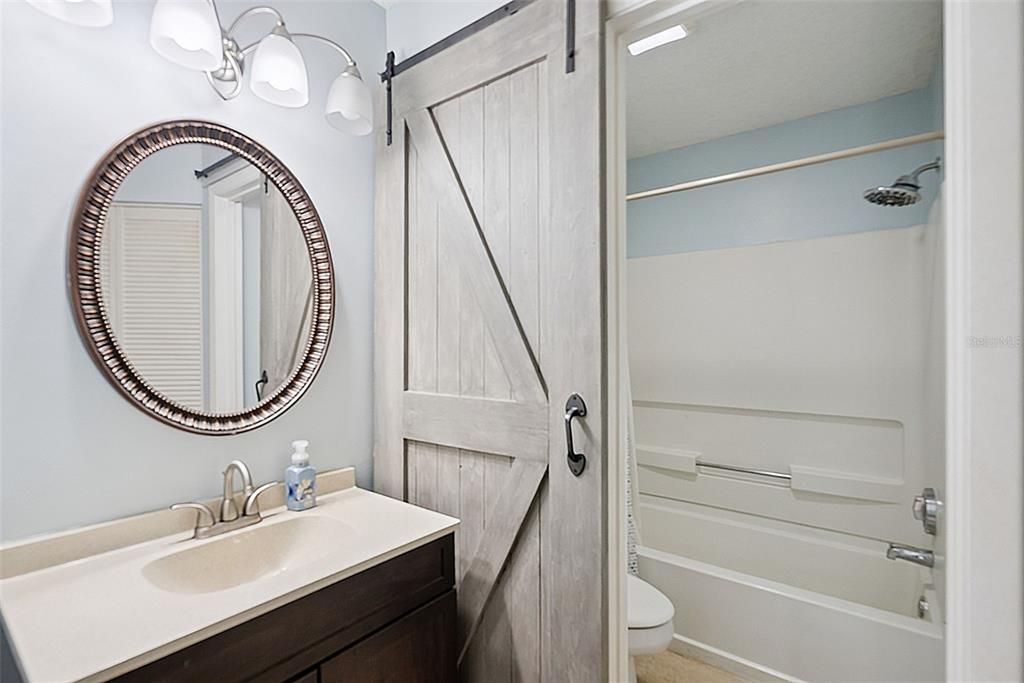 For Sale: $159,900 (2 beds, 2 baths, 947 Square Feet)