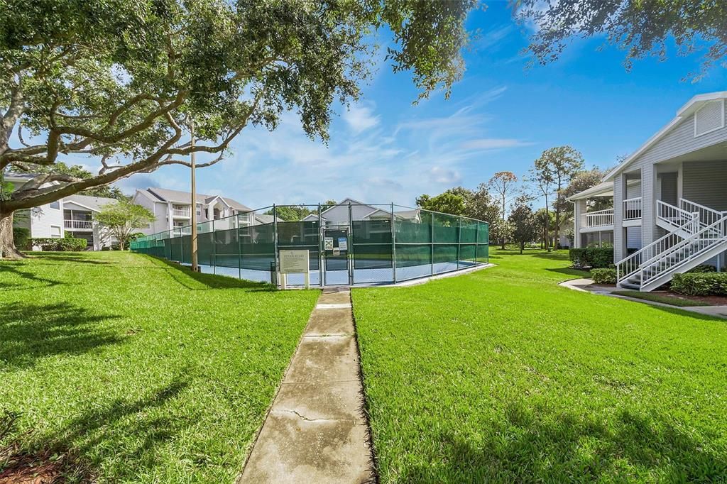 For Sale: $159,900 (2 beds, 2 baths, 947 Square Feet)