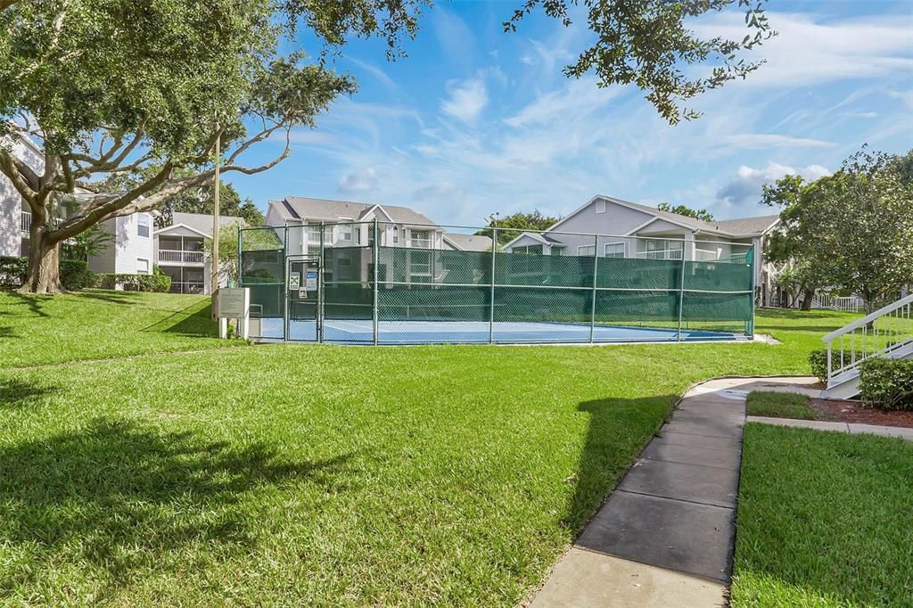 For Sale: $159,900 (2 beds, 2 baths, 947 Square Feet)