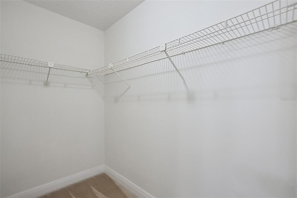 For Sale: $159,900 (2 beds, 2 baths, 947 Square Feet)