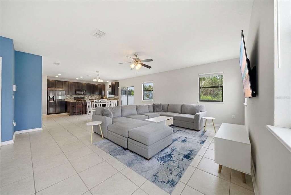 For Sale: $349,900 (3 beds, 2 baths, 2242 Square Feet)