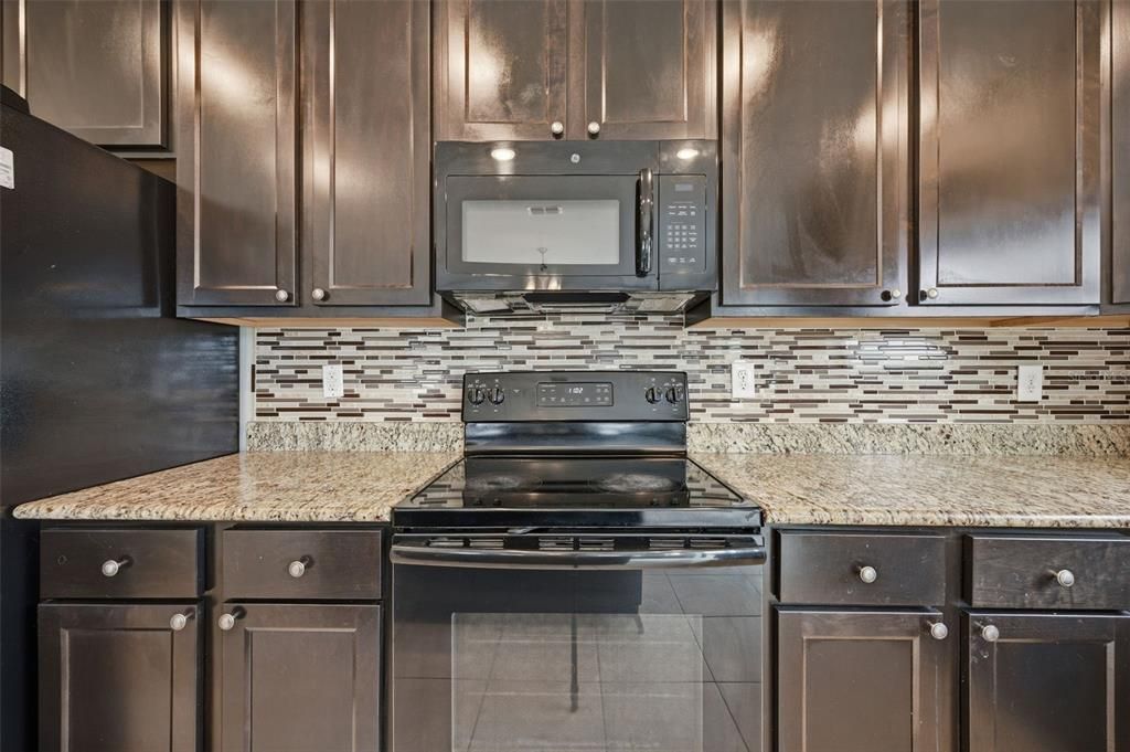 For Sale: $349,900 (3 beds, 2 baths, 2242 Square Feet)